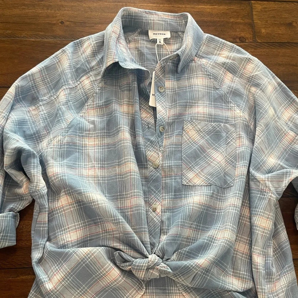 heyson Tops - Heyson Lightweight Blue Plaid flannel Oversized Shirt size Small